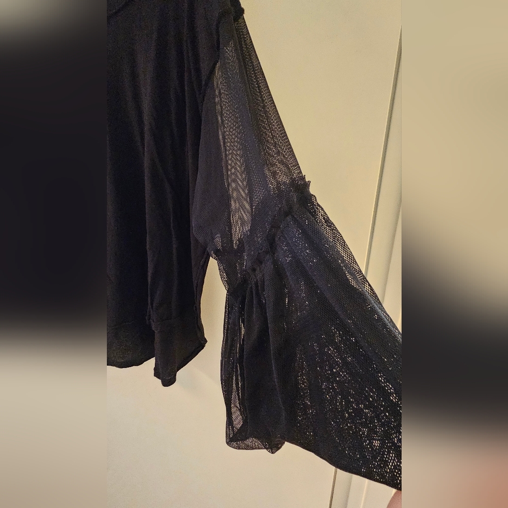 GUC! Free People Black Bell Sleeve Blouse - Medium - Picture 2 of 2